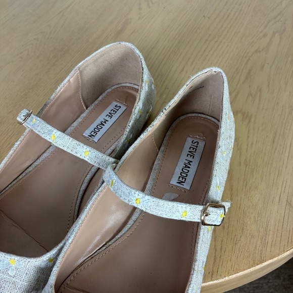 Steve Madden Vinetta Mary Jane Flat Womens 9 Embroidered Daisies Flowers Cottage - Picture 6 of 6